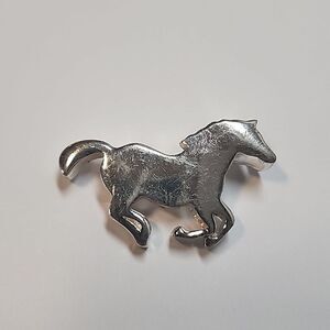 Silver Tone Horse Running Pendant/Brooch Pin